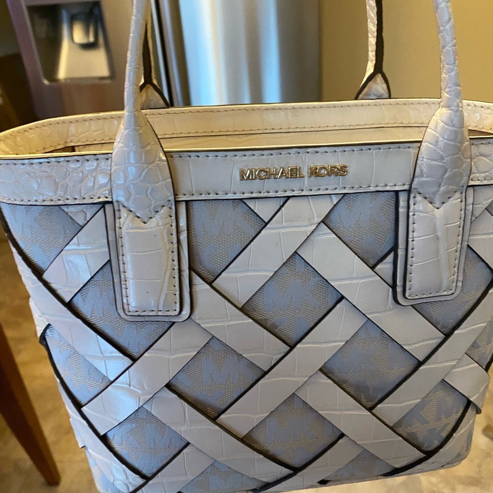 Michael Kors Mercer Small Vanilla Tote Bag. Like New